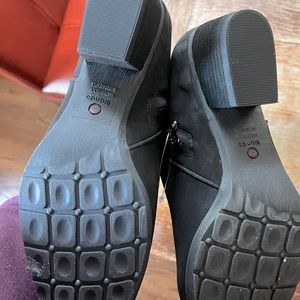 Waterproof Blondo Villa booties- black leather- NWT